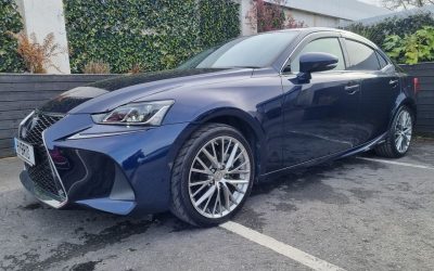 2017 Lexus IS 300h