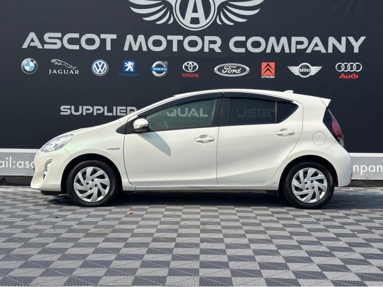 photo3 of a used Toyota Aqua Automatic for sale Dublin : 129999 80778