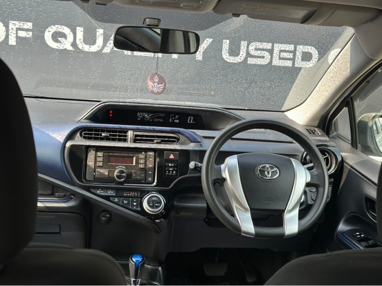 photo5 of a used Toyota Aqua Automatic for sale Dublin : 129999 80778