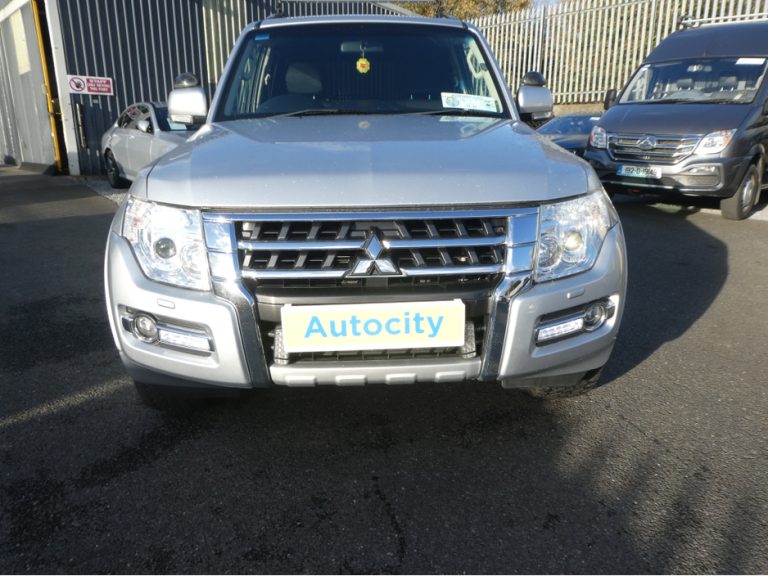 photo4 of a used Mitsubishi Pajero Manual for sale Dublin : 143951 89447