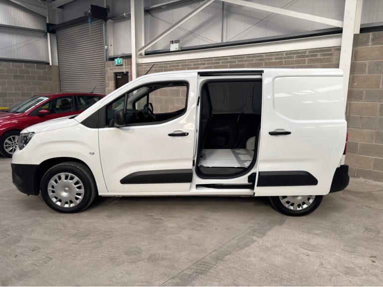 photo5 of a used Opel Combo Manual for sale Dublin : 56234 34942