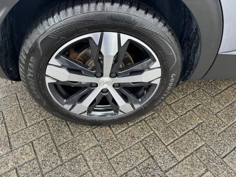 photo4 of a used Peugeot 3008 Automatic for sale Dublin Odometer 58998