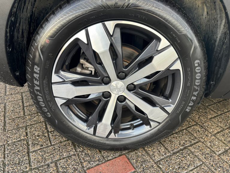 photo4 of a used Peugeot 5008 Automatic for sale Dublin Odometer 22000