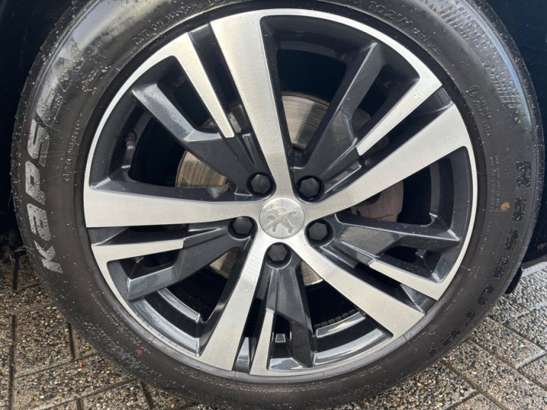 photo4 of a used Peugeot 5008 Automatic for sale Dublin Odometer 186999