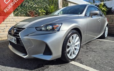 2020 Lexus IS 300h